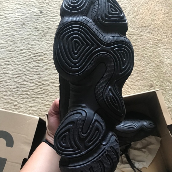 Utility Black Yeezy 500s - Picture 5 of 6